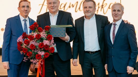 Wiesław Adamczyk, wiceprezes i dyrektor techniczny Górażdże Cement S.A., podczas pożegnania przed przejściem na emeryturę