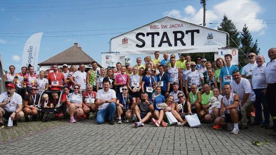 Bieg św. Jacka w Kamieniu Śląskim znów przyciągnął tłumy. 100 miejsc zniknęło w 4 godziny — za rok jubileusz