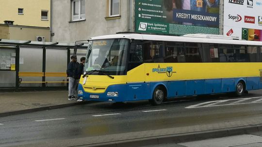 Czy autobusy z Krapkowic do Opola znów znikną z rozkładu? OPKS uspokaja, ale mieszkańcy mają obawy