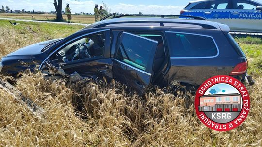 Dwa groźne zdarzenia na DK45 w kilkanaście minut. Dachowanie audi w Krapkowicach i wypadek między Stradunią a Mechnicą