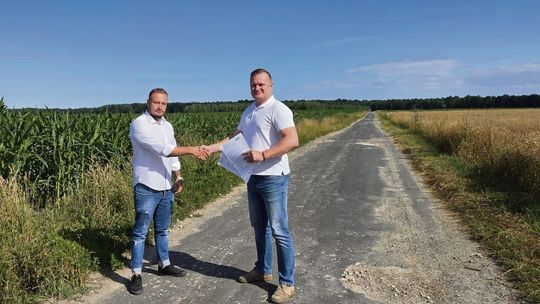 Gmina Strzeleczki przebuduje ul. Leśną w Ścigowie! Ponad 886 tys. zł na nową nawierzchnię i bezpieczny dojazd do pól