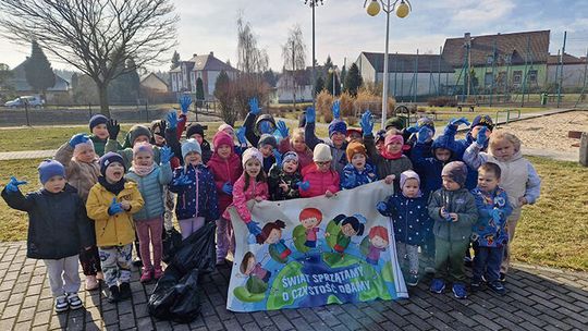 Górażdże posprzątane na wiosnę! Mieszkańcy, szkoła i OSP pokazali moc wspólnego działania