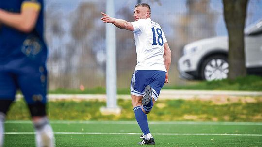 „Juhas” bohaterem finału! Walce II pokonały Racławiczki i awansowały do regionalnego finału Leszek Juszczak z LZS Walce II po zdobyciu zwycięskiej bramki w finale powiatowym Terytorialnego Pucharu Polski przeciwko Racławiczkom