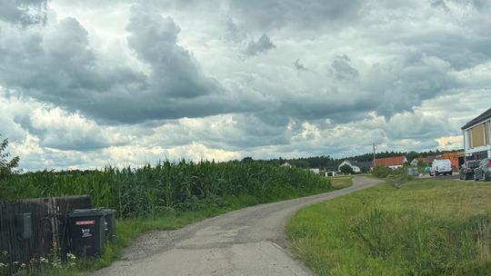 Mieszkańcy skarżą się na stan drogi w Gwoździcach