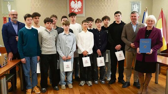 Nagrody dla młodych naukowców i koszykarzy