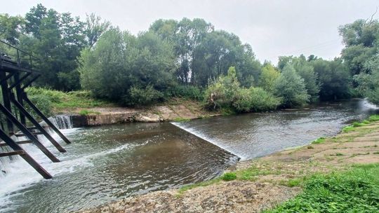 Niż genueński nad Opolszczyzną. Służby w gotowości, podtopienia na południu