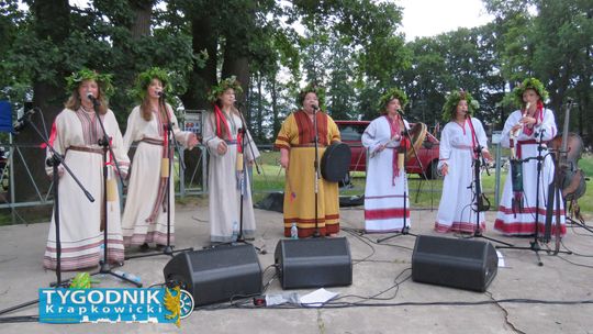 Noc Kupały rozświetliła krapkowickie błonia