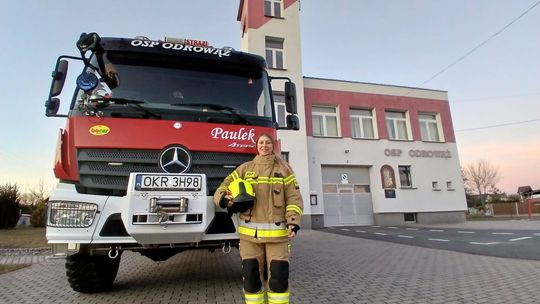 Monika Ślusarczyk z OSP Odrowąż – 27-letnia druhna jest jedyną kobietą w powiecie krapkowickim z uprawnieniami do prowadzenia wozu bojowego.