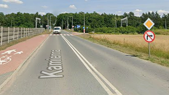 Ominął auto przed rogatkami  na podwójnej ciągłej