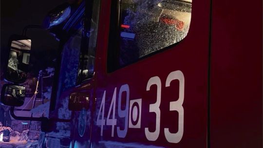 Policjanci weszli przez okno, by pomóc 41‑latkowi. Szybka akcja służb w Zdzieszowicach