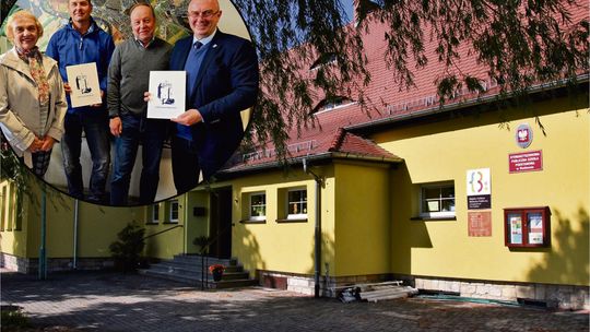 Ponad 650 tys. zł na rozbudowę szkoły w Steblowie! Podpisano umowę na nową salę i instalację gazową