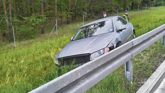 Porzucone Volvo na A4. Kierowca zniknął, służby w akcji na 250. kilometrze