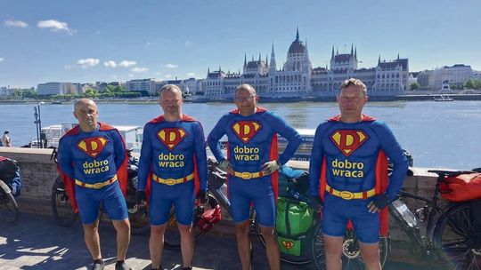 Przejechali 1700 km, by pomóc Robertowi. Niezwykła wyprawa rowerzystów ze Zdzieszowic porusza całą Opolszczyznę