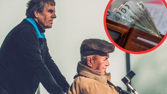 Senior świętujący setne urodziny – świadczenie honorowe z ZUS dla stulatków wynosi prawie 7 tys. zł brutto miesięcznie.