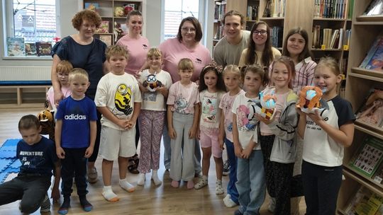 Roboty zamiast książek. W bibliotece w Strzeleczkach dzieci programowały bohaterów Harry’ego Pottera