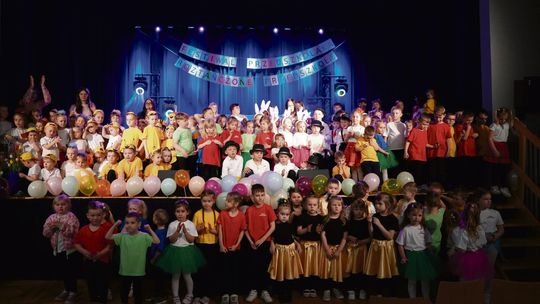 Roztańczone Przedszkole w Walcach! Mali artyści podbili scenę i serca publiczności