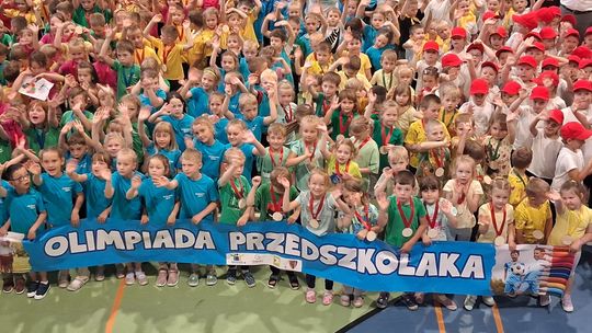 Setki przedszkolaków opanowały halę w Gogolinie. Olimpiada Przedszkolaka 2025 pełna emocji, medali i sportowej zabawy
