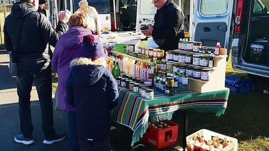 „Straganik” znów na Placu Eichendorffa! Naturalne produkty, rzemieślnicze wyroby i lokalni producenci w Krapkowicach