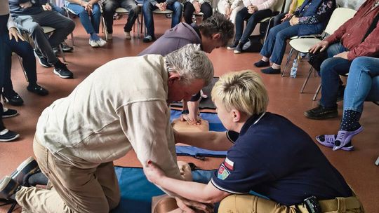 Świadkowie zdarzenia uczą się ratować życie Świadkowie zdarzenia uczą się ratować życie