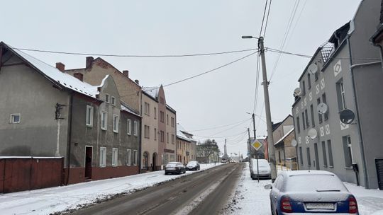 Utrudnienia na drogach po nocnych opadach. IMGW ostrzega przed gołoledzią