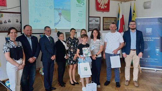 Wiktoria Hahn i Malwina Suchy najlepsze w regionalnym etapie konkursów KRUS „Wioski bez troski”