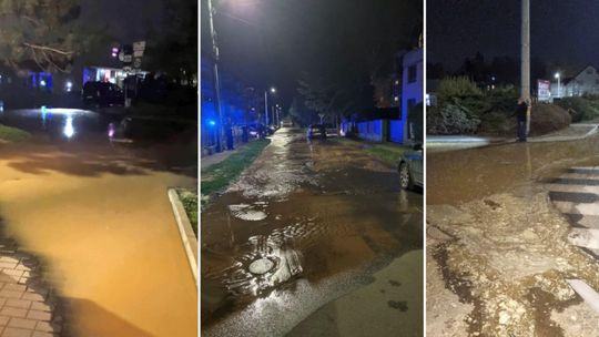 Woda wystrzeliła spod asfaltu w Krapkowicach. Nocna awaria zalała ulicę i odcięła mieszkańców od wody Awaria wodociągu w Krapkowicach – woda wypływająca spod asfaltu na ulicy Słowackiego podczas nocnej interwencji służb