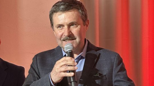 Zbigniew Kawa – wieloletni sołtys Kamienia Śląskiego podczas rozmowy o działalności społecznej i rozwoju miejscowości