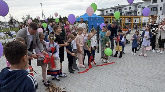 [ZDJĘCIA] Park Ziół w Gogolinie już otwarty. Ponad 13 tysięcy roślin, plac zabaw i przestrzeń do odkrywania przyrody