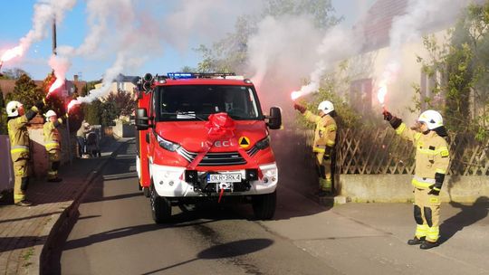 [ZDJĘCIA] Święto w Żyrowej. Nowoczesny wóz strażacki zasilił miejscową OSP