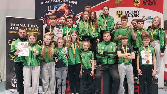 Zawodnicy ZKS Gogolin z medalami podczas I Otwartych Zawodów Dolnośląskiej Ligi Zapaśniczej w Boguszowie-Gorcach