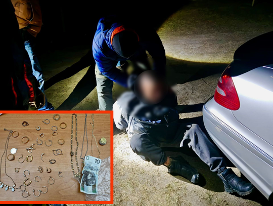 Policjanci prowadzący zatrzymanie 56-letniego mężczyzny podejrzanego o 18 włamań w powiecie krapkowickim