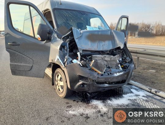 Autostrada A4: Ciężarówka zderzyła się z busem