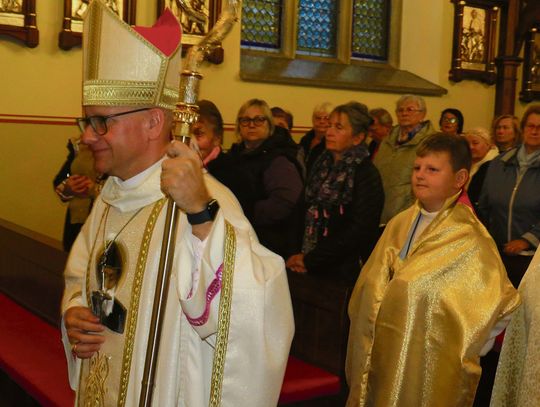 Uroczystość rocznicy wprowadzenia relikwii św. Szarbela w parafii w Dobrej z udziałem biskupa Waldemara Musioła