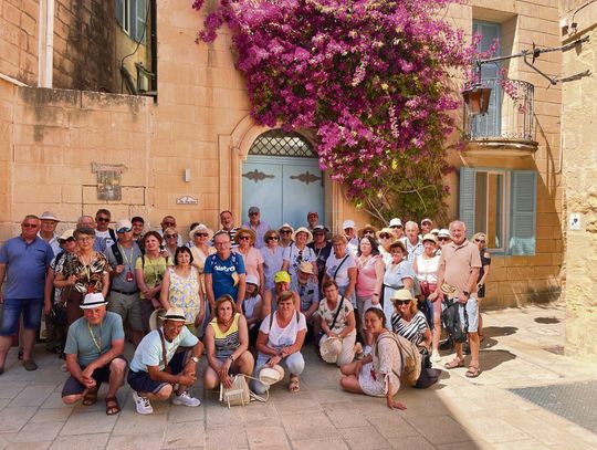Grupa z powiatu krapkowickiego podczas zwiedzania Malty — La Valetta, Gozo, Mdina i maltańskie wybrzeża.