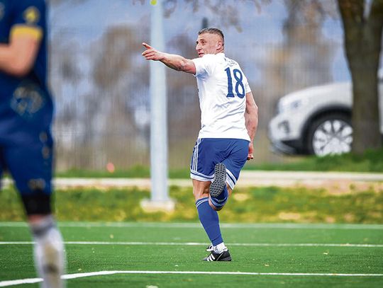 „Juhas” bohaterem finału! Walce II pokonały Racławiczki i awansowały do regionalnego finału Leszek Juszczak z LZS Walce II po zdobyciu zwycięskiej bramki w finale powiatowym Terytorialnego Pucharu Polski przeciwko Racławiczkom