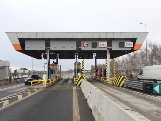 Stacja Poboru Opłat na węźle Krapkowice na autostradzie A4 przeznaczona do likwidacji