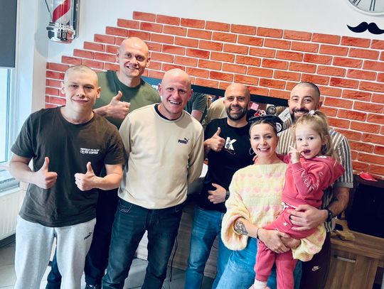 Krapkowiczanie włączyli się w rekordową zbiórkę. Wzruszająca akcja w lokalnym salonie barberskim