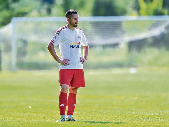 Piłkarze LZS Racławiczki podczas meczu A-klasy grupy 4 przeciwko Metalowcowi Łambinowice