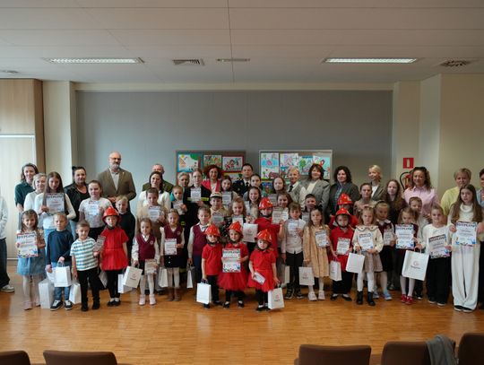 Dzieci i młodzież nagrodzeni podczas Strażackiego Konkursu Plastycznego w Gogolinie
