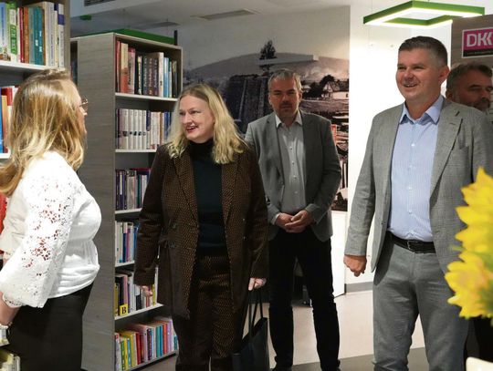 Konsul generalny Niemiec Martin Kremer i konsul RFN w Opolu Marlen Sulzer podczas wizyty w Gogolinie