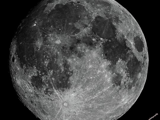 Nocne niebo eksploduje pięknem! Tak wygląda kosmos nad powiatem krapkowickim Nocne niebo eksploduje pięknem! Tak wygląda kosmos nad powiatem krapkowickim