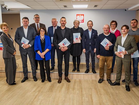 Pierwsze posiedzenie Powiatowej Rady Rynku Pracy w powiecie krapkowickim z udziałem przedstawicieli samorządu i przedsiębiorców