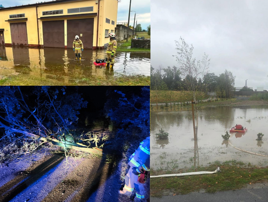 Zalana ulica w Krapkowicach po gwałtownej ulewie oraz strażacy prowadzący wypompowywanie wody z podtopionych terenów.