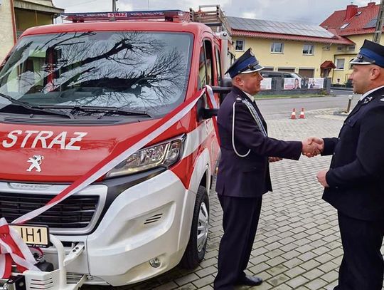 OSP Dobieszowice zyskało nowy wóz strażacki