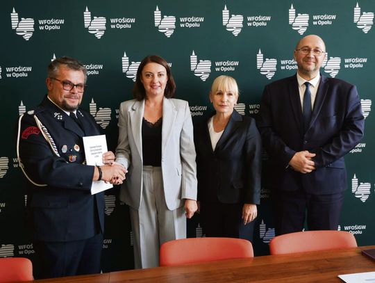 Nowy lekki samochód ratowniczo-gaśniczy dla OSP Kromołów, który ma zastąpić Mercedesa-Benz L407D z 1978 roku