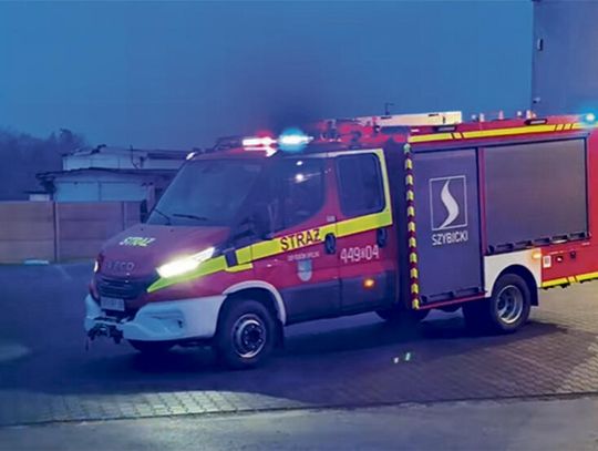 OSP Rogów Opolski  z nowym samochodem