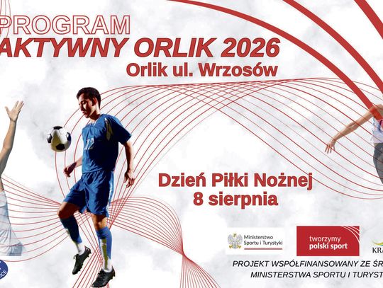 Uczestnicy treningu piłkarskiego na Orliku przy ul. Wrzosów w Krapkowicach podczas projektu Aktywny Orlik