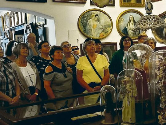 Podróż w głąb sacrum i historii