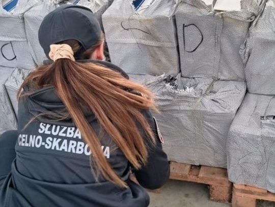 Ponad dwa miliony nielegalnych papierosów w dostawczaku pod Gogolinem!