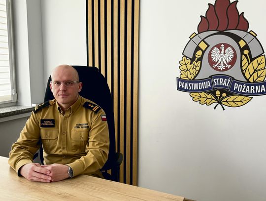 Bryg. Tomasz Pierzchała, nowy komendant PSP w Krapkowicach, podczas rozmowy o wyzwaniach i planach dla komendy